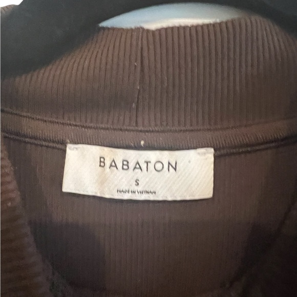 Aritzia Bavarian Dark Brown Mock neck Crop top size S - Picture 3 of 4